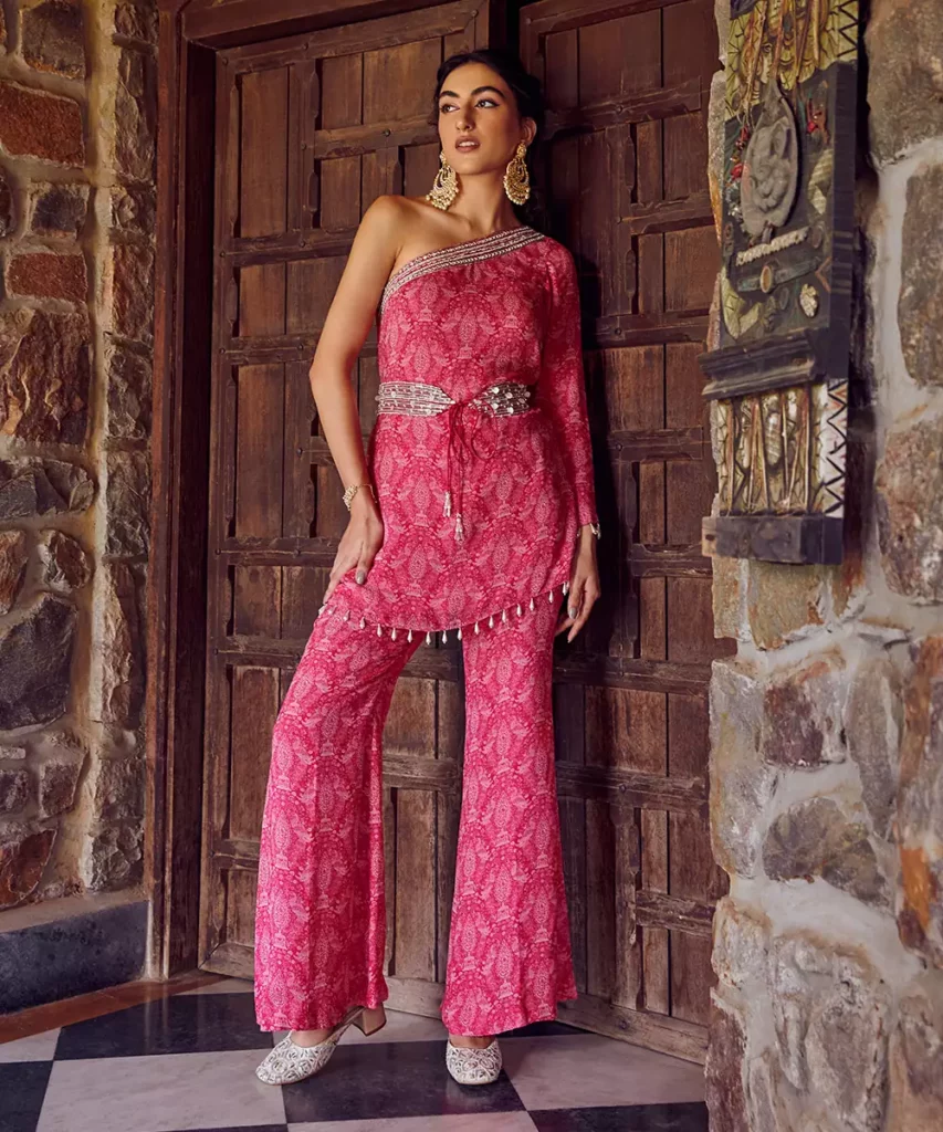 New Anniversary Outfit Ideas
