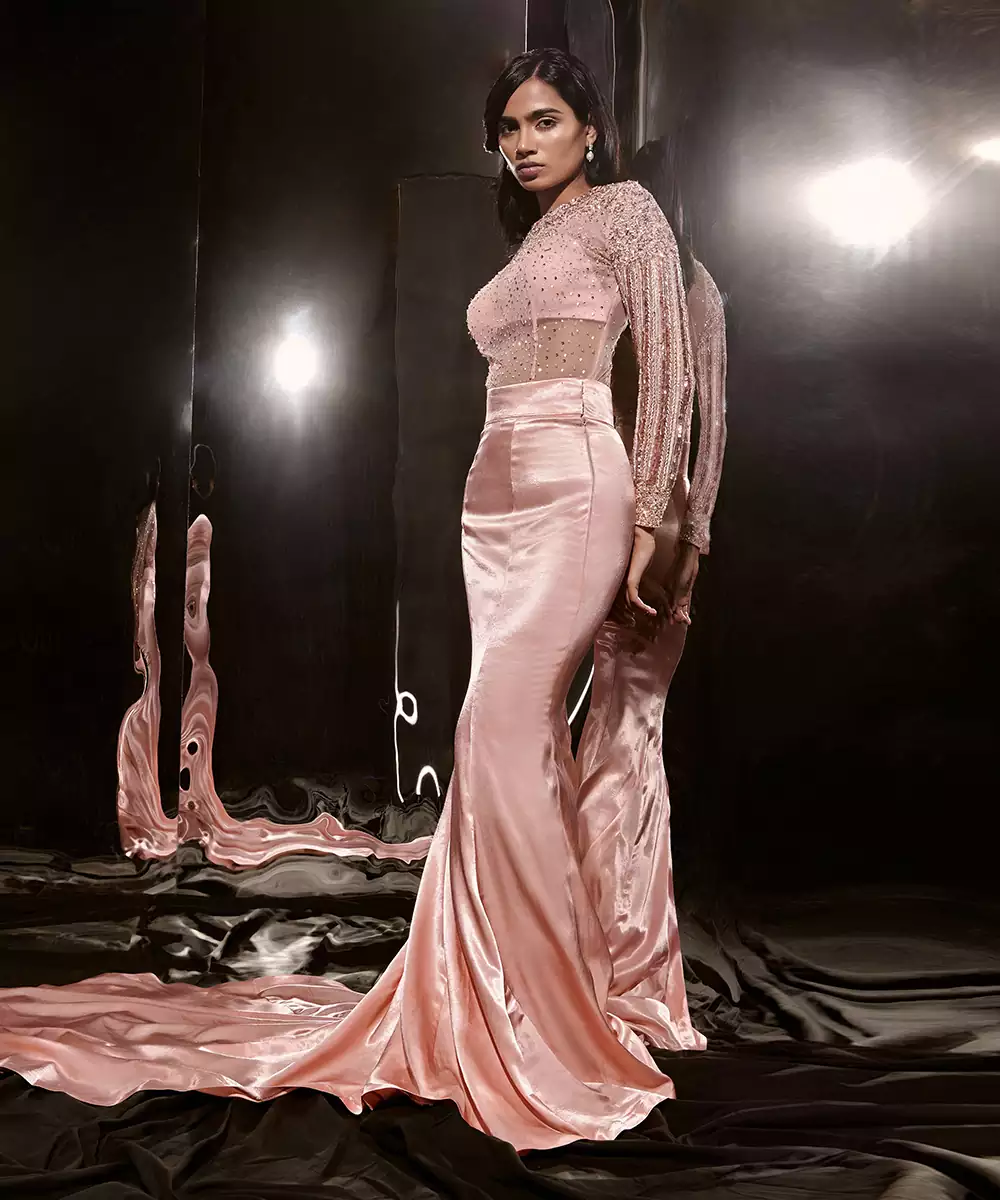 Anniversary Outfit Ideas for Women