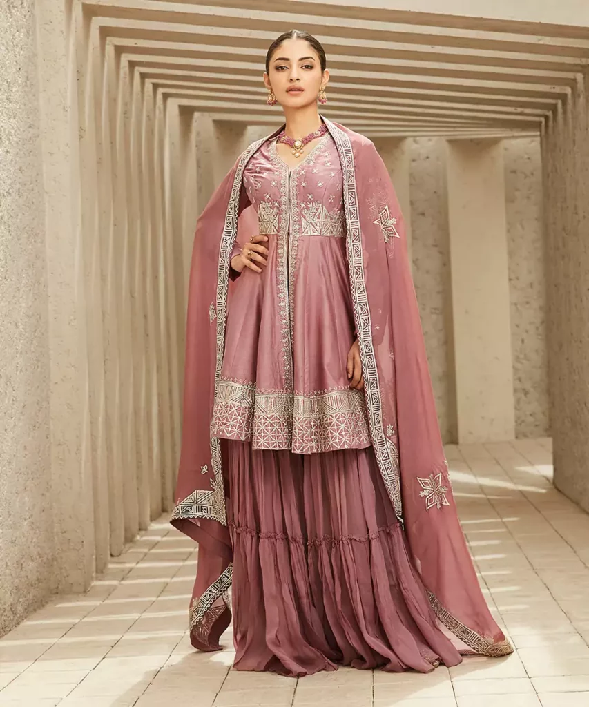 Monsoon Wedding Outfit Ideas for Women