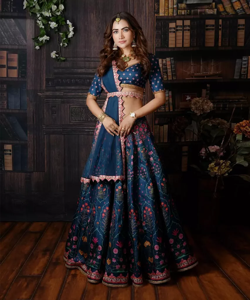 Traditional dresses for Navratri